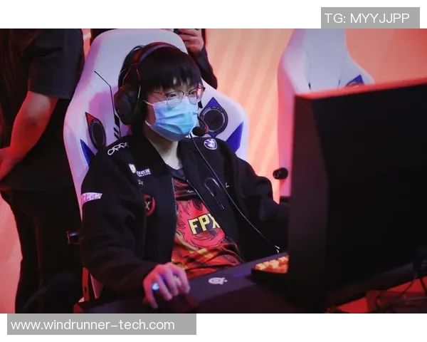 FPX战队的荣耀与挑战：CSGO赛场上的奋斗与成长之路