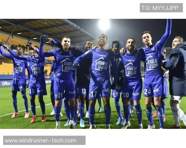 法乙南锡主场迎战尼姆争夺关键三分的激烈对决